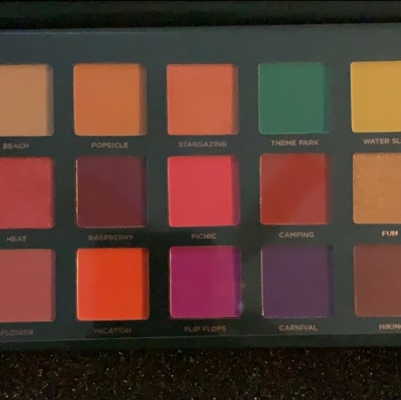 Ace Beaute Nostalgia Palette - Picture 4 of 4